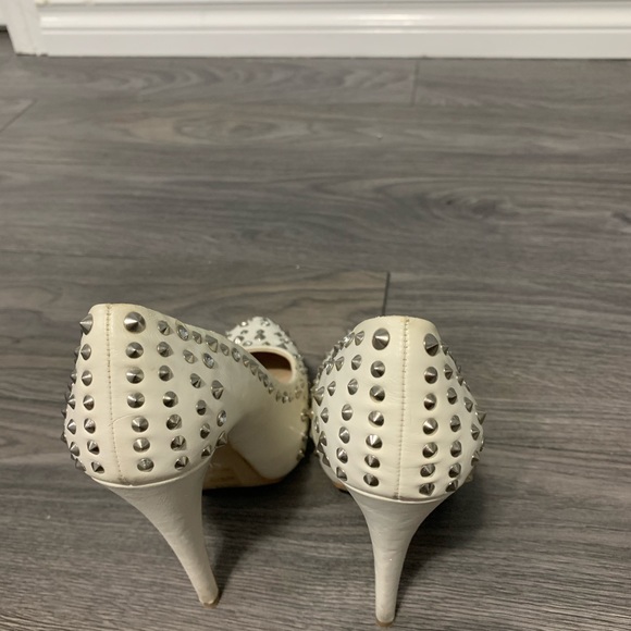 Classic White studded heels - Picture 4 of 4